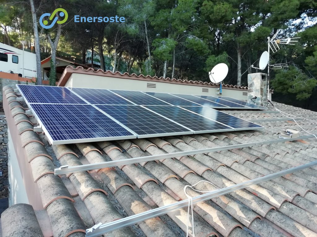 Instalación de placas solares en Castellón. Enersoste S.L. Desierto de las Palmas. Autoconsumo. Energías renovables. Energía solar. 