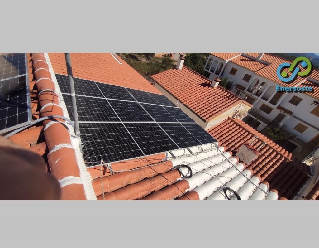Imagen de la instalación de placas solares en Caudiel